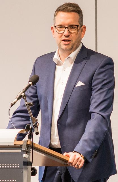 Landratskandidat Ingo Brohl spricht zu den Delegierten der Kreisvertreterversammlung in der Niederrheinhalle Wesel. | Foto: Thomas Eusterfeldhaus/CDU Kreisverband Wesel