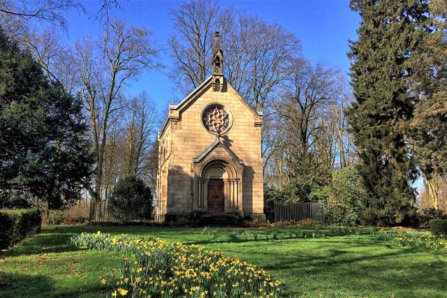 Die neuromanische Begräbniskapelle der Familie Lantz