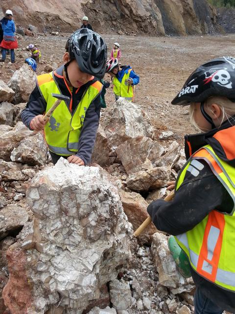 Für eine Exkursion in den Steinbruch Hohenlimburg am Samstag, 7. März, ist nun die Anmeldephase gestartet. | Foto: Antje Selter