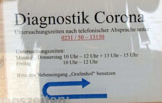 Wer glaubt sich mit dem Virus infiziert zu haben, da er im Kontakt zu Infizierten war oder aus einem Infektionsgebiet kommt, kann unter Tel: 0231-50-13150 im Geusundheitsamt einen Test abklären.