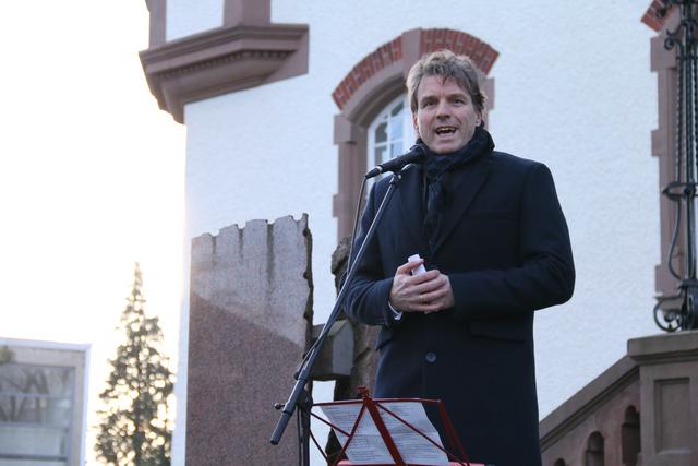 Bürgermeister Christoph Fleischhauer ruft dazu auf, für die Demokratie einzustehen.