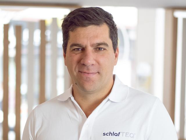 Matthias Roth, Leiter von SchlafTEQ Dortmund, lädt am Samstag, 14. März, von 10 bis 16 Uhr zur Eröffnung des Ergonomischen Liegezentrums ein.