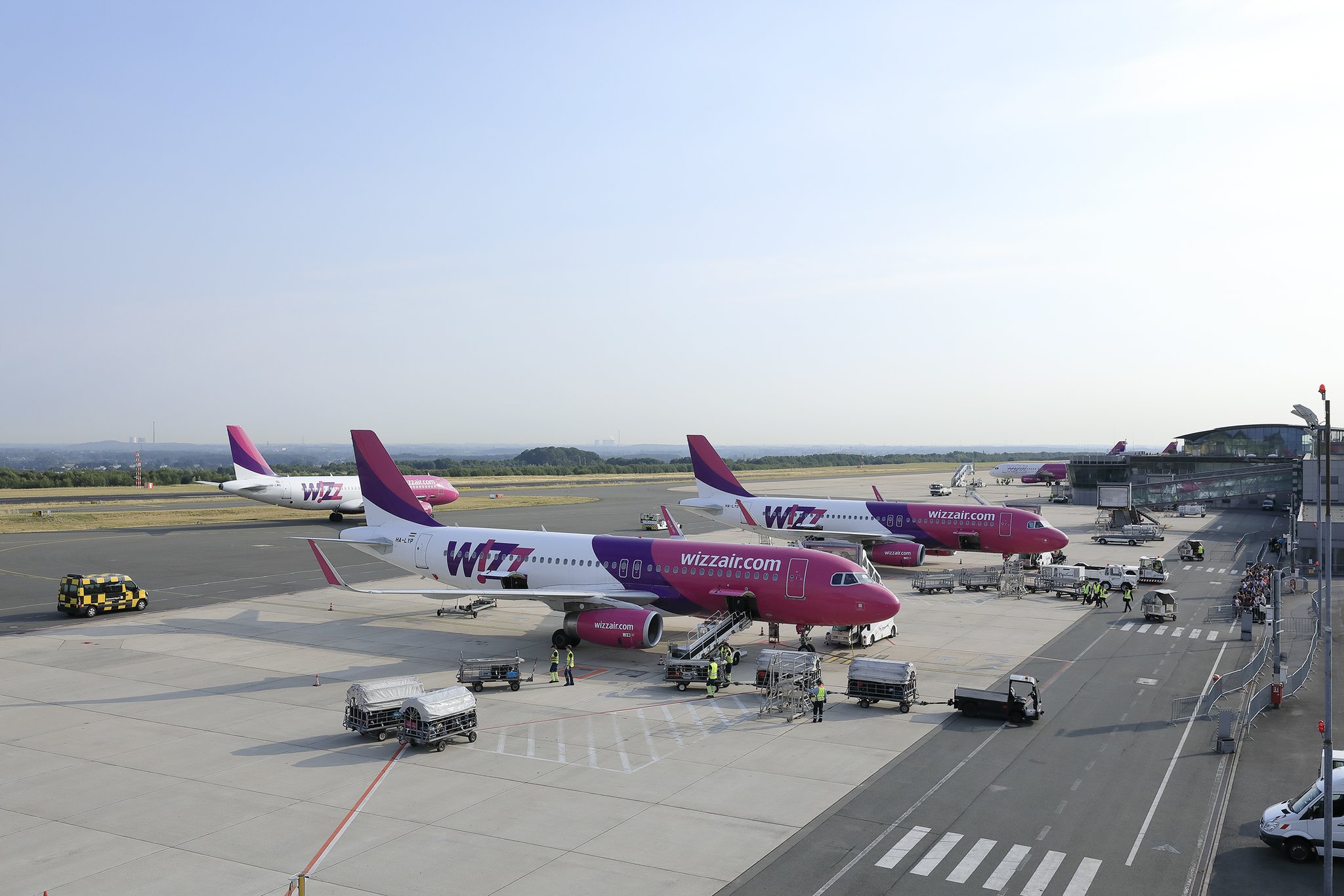 Flughafen Dortmund Vorerst keine Flüge von und nach Polen Verschärfte Einreisebestimmungen Flughafen Dortmund Vorerst keine Flüge von und nach Polen Verschärfte Einreisebestimmungen
