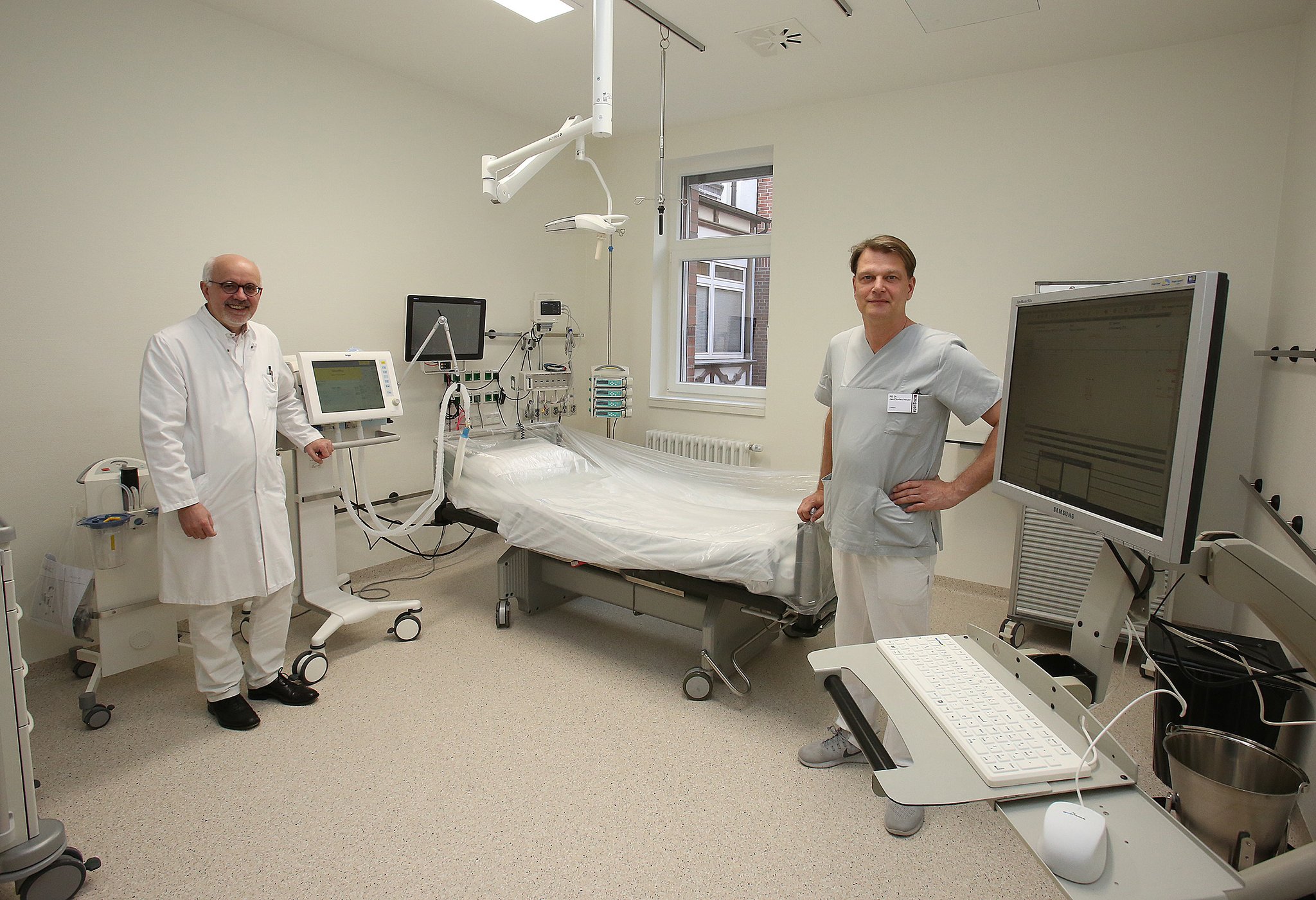 Augusta Kliniken in Bochum für den Ernstfall vorbereitet zusätzliche Beatmungsplätze Augusta Kliniken in Bochum für den Ernstfall vorbereitet zusätzliche Beatmungsplätze