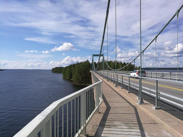 Finnland ist für seine zahlreichen Seen bekannt. Auf diesem Foto sehen Sie Pulkkilanharju, eine acht Kilometer lange Landzunge, die teilweise nur wenige Meter breit ist.