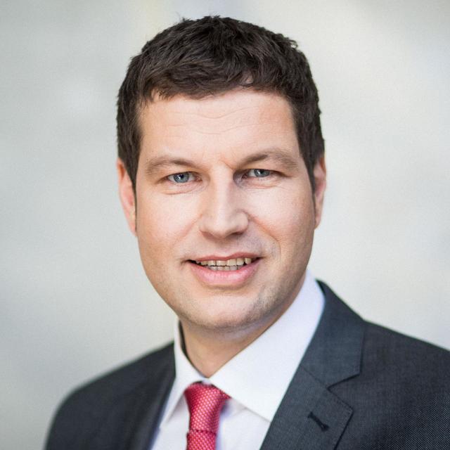 OB Thomas Eiskirch und Stadtdirektor Sebastian Kopietz erlassen neue Ausgangsbeschränkungen, die ab Samstag gelten.