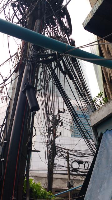 Dieser Anblick ist keine Seltenheit in Bangkok, aber auch in anderen Teilen Thailands. Es scheint zu funktionieren.
