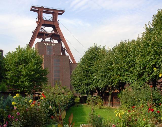 Das Weltkulturerbe Zollverein erhält 12.556.000 Euro.