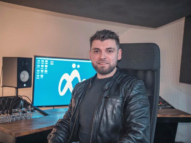 Tristan Maiwurm ("Märkische Event Service") hat mit seiner Marketing/Medien-Agentur und dem Tonstudio noch weitere Standbeine.