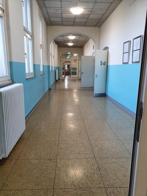 Das Bild von leeren Gängen ist besonders für die Lehrer ein sehr ungewohnter Anblick.