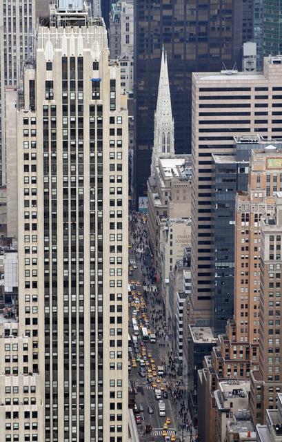 Teil des Rockefeller Center und die St. Patrick's Cathedral