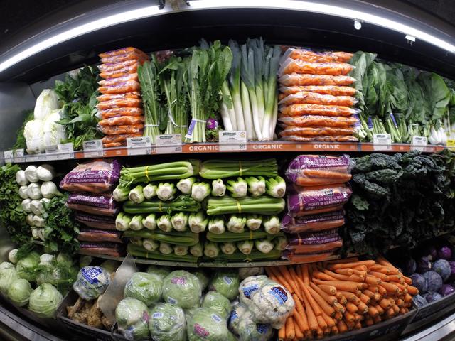 Gestapelt wie ein Kunstwerk: Gemüse im "Whole Foods Market"