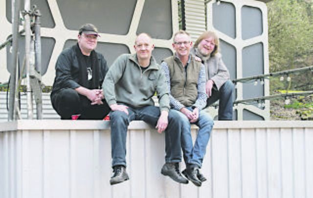 Auch die Regler-Produktion, die die Freilichtbühne bespielt, hat unter der Corona-Krise zu leiden. Hier ein Teil des Teams (v.l.: Stephan Bevermeier, Peter Szabowski, Hans-Uwe Koch und Peter-Michael Schüttler. Foto: PR-Foto Köhring