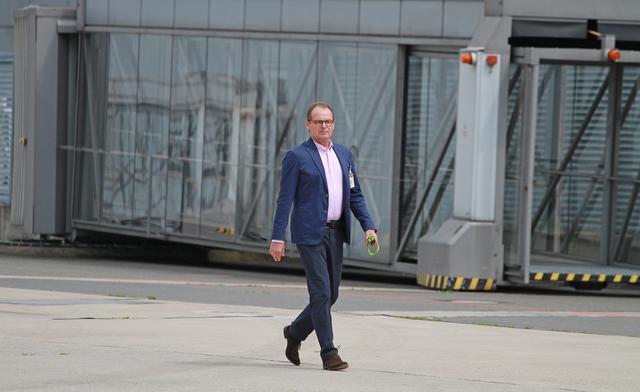 Der (scheidende) Flughafen-Geschäftsführer blickt nicht wirklich hoffnungsvoll in die Zukunft.
