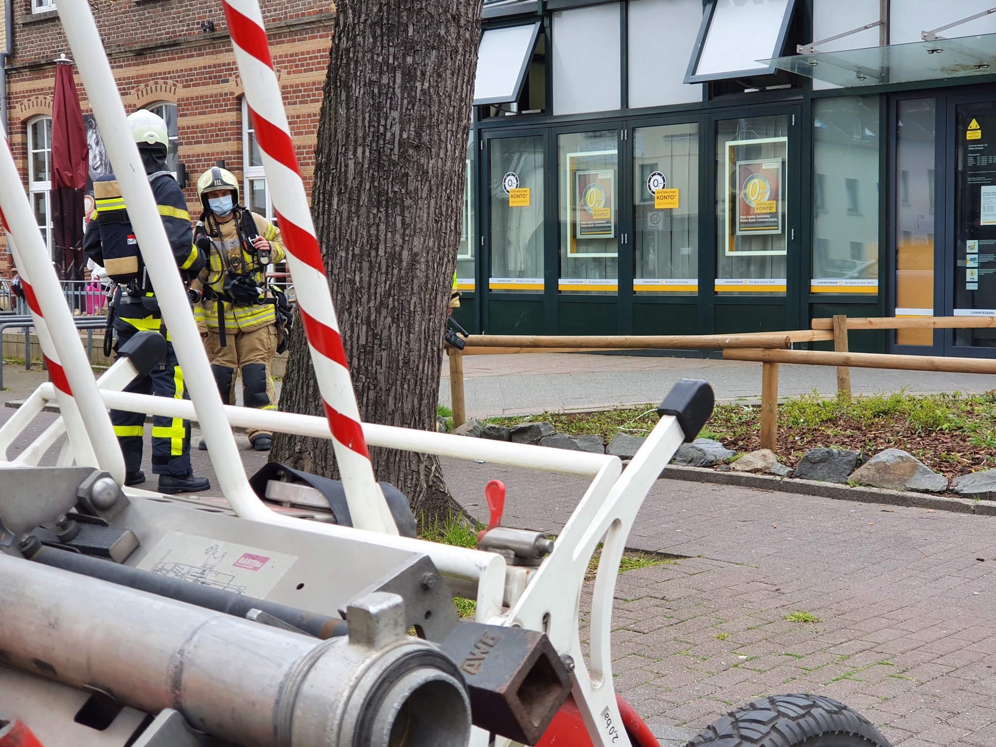 Technischer Defekt Brandgeruch In Dorstener Commerzbank Lost Feuerwehreinsatz Aus Dorsten