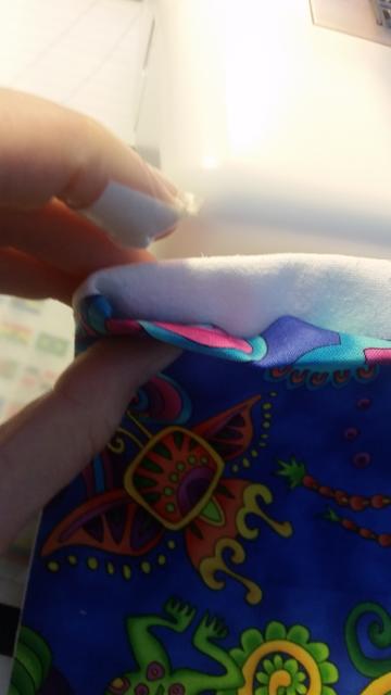 4) Nach dem Wenden etwa einen Zentimeter einschlagen. | Foto: nima