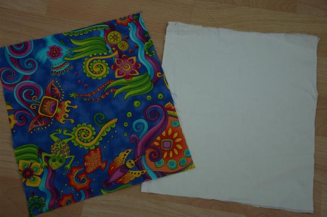 1) Zwei Stoffteile mit den Maßen 19 mal 24 Zentimeter.  | Foto: nima