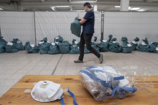Die Verteilung der Schutzmasken an 116 Einrichtungen hat begonnen.