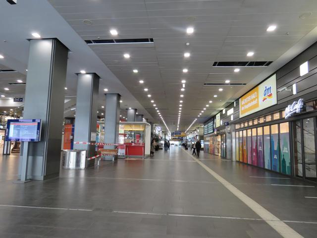 Im Hauptbahnhof Essen | Foto: Umbehaue