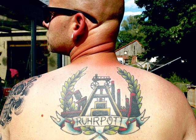 Als Körper-Kunst wird seine große Leidenschaft immer ein Teil von Thomas sein, doch die Zechen in Marl und im Ruhrgebiet sind als produzierende Wirtschaftsunternehmen nur noch Geschichte. Der Stadtspiegel sucht Menschen, ihre Tattoos und das „Wieso“ dahinter.