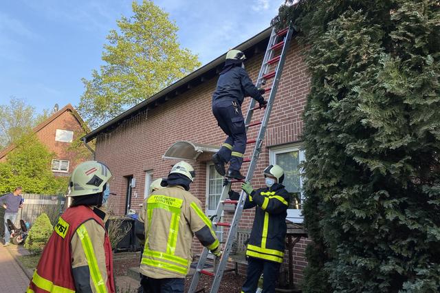 Am Montagabend gab es in Dorsten Barkenberg ein Happy End bei einer Tierrettungsaktion von einem Hausdach.