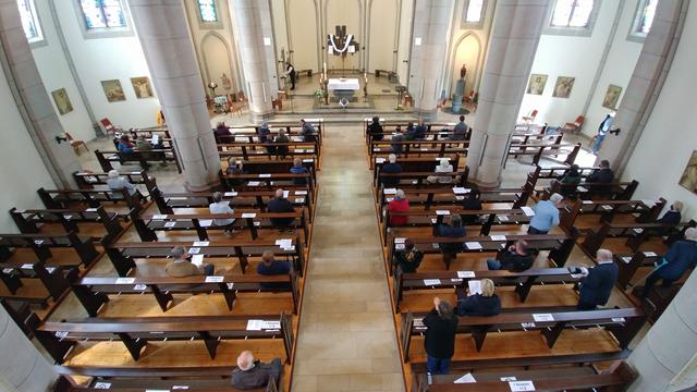 Gottesdienst in der Brackeler St.-Clemens-Kirche unter den Auflagen der Corona-Schutzverordnungen.