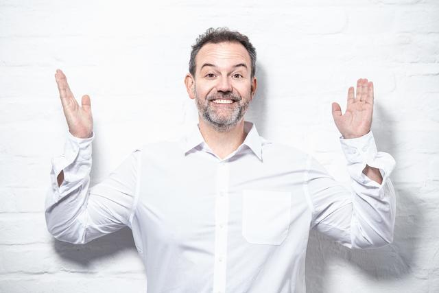 „Freuwillige vor – wer lacht, macht den Mund auf!“ heißt das Programm mit dem René Steinberg nun erst im nächsten Jahr nach Gladbeck kommt. Foto: Haas