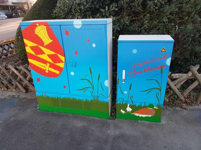 Auch die Kästen an der Ecke Krellstraße/Bruchhausener Straße in der Nähe der Schützenhalle sind jetzt bunt.