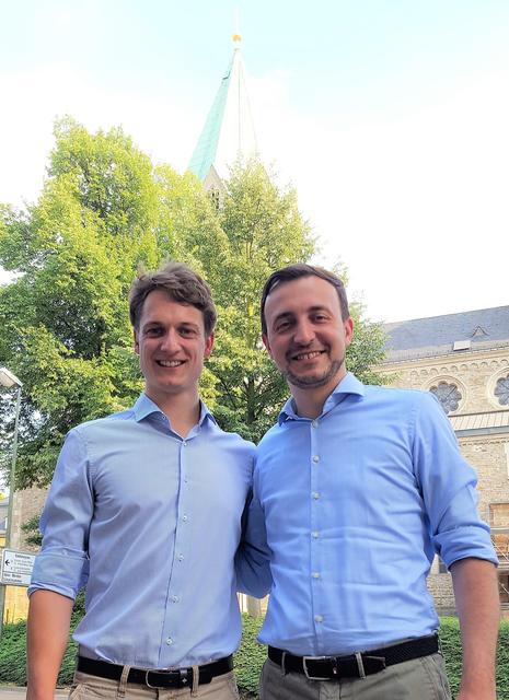Yannick Lubisch mit CDU-Generalsekretär Paul Ziemiak vor einer Veranstaltung in den Domstuben.
Foto: Henschke
