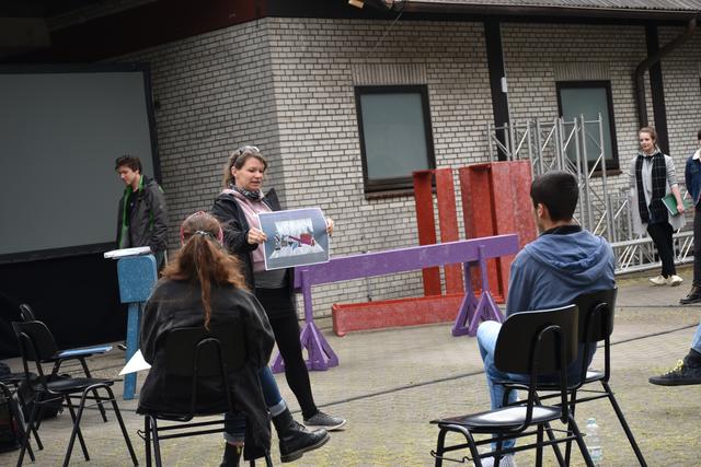 Aktuell wird ein Theaterworkshop für heranwachsende angeboten, die bei den Proben von "Dschabber" dabei sein dürfen.