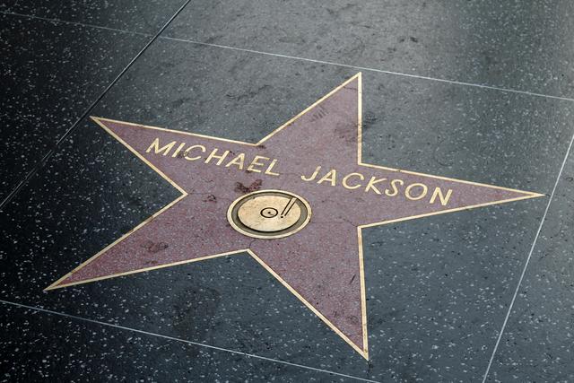 Kann man Kunst vom Künstler trennen? Auch nach schweren Vorwürfen gegen Michael Jackson ist sein Stern im Hollywood Walk of Fame unangetastet.