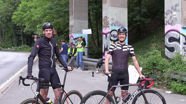 Die "Everest Bezwinger" nach rund 18Std. wieder im Tal.
v.l.n.r.:
Heiner Forthmann & Martin Temmen