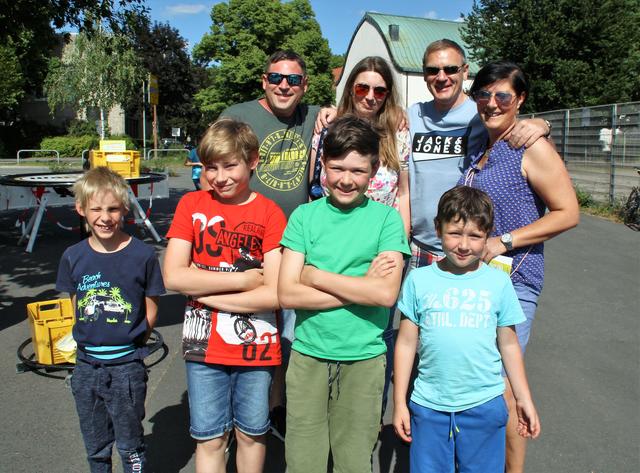 Familie Krieger zog es gleich mit Verwandten zum Grohe-Parkplatz.
