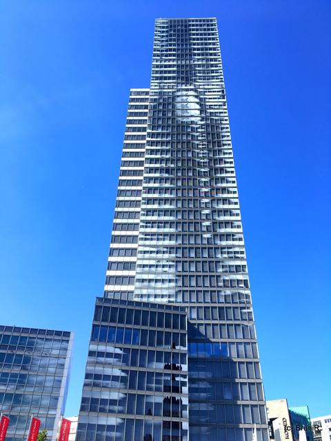 Sehr interessant... der KölnTower!
*