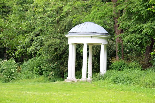 Foto © Jürgen Thoms - Aus der Serie: Kurpark in Unna-Königsborn - Monopteros - Ein Relikt aus alten Zeiten des Kurbetriebs