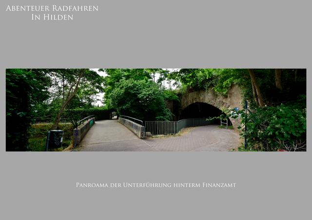 Abenteuer Radfahren ( in Hilden, ein ausgewähltes Beispiel)
Blick in Richtung Neustraße, Stadtmitte. Man kann die Schwierigekeiten erkennen. Insbesondere in der dunkleren Jahreszeit führt eine fehlende Beleuchtung zu größeren Problemen ...