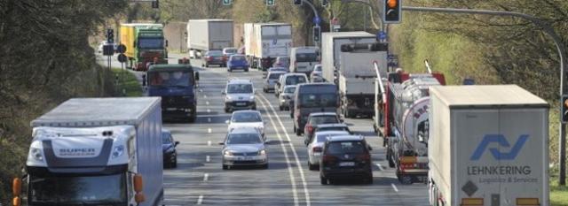 Als eine der wichtigsten Nord-Süd-Verbindungen des Ruhrgebietes verbindet die Bundesstraße B224 die Städte Essen, Bottrop und Gladbeck.