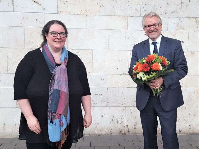 Die CDU-Spitzenkandidatin Christina Küsters und OB-Bewerber Marc Buchholz freuten sich über einen gelungenen Start in den Wahlkampf.  
Foto: Henschke 
