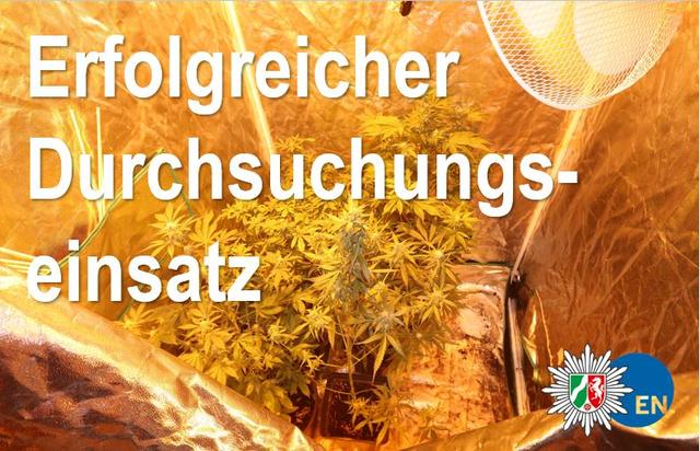 Bei einer Razzia in Schwelm wurden Drogen und Waffen gefunden.