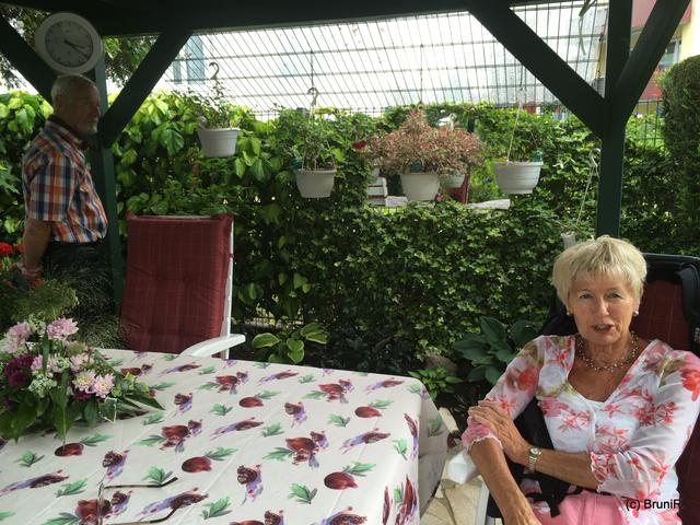 Kleine Pause gut überdacht...
Norbert R. und Margot K. ;-)))
*