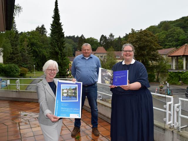 Dr. Jutta Scheidsteger, Scala-Verlag, Co-Autor Jürgen Lohbeck und Schwester Brigitte Kaufmann, Diakonisch-Theologische Leitung des Mutterhauses.