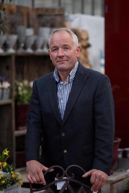 GFL-Landratskandidat Andreas Dahlke spricht sich für ein einheitliches Tempolimit auf der Jägerstraße in Lünen-Süd aus. Foto: GFL