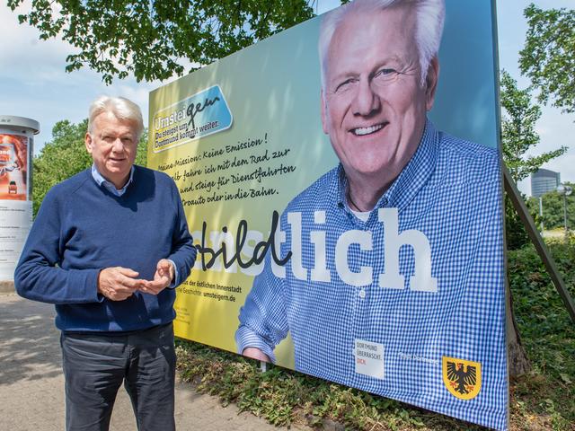 Mit Abstand: Oberbürgermeister Ullrich Sierau eröffnet digitales Präsentationsjahr.