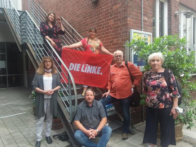 Auf Platz 1 der Reserveliste wurde Petra Weber (vorne l.) wiedergewählt. Auf Platz 2 kam Silke Hähnel (oben r.). Die nachfolgenden Plätze der Liste werden besetzt von Barbara Möller (vorne r.), Andrè Köpp (vorne sitzend), Barbara Krüger, Roland Lutz (stehend), Monika Köpp (oben l.) und Axel Weber.