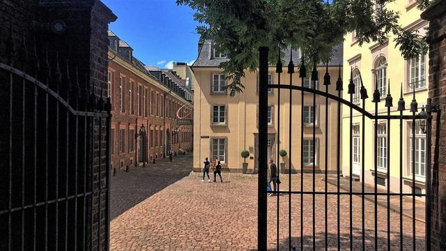 Blick aus dem Spee'schen Garten: Eine ruhige Oase in der Altstadt