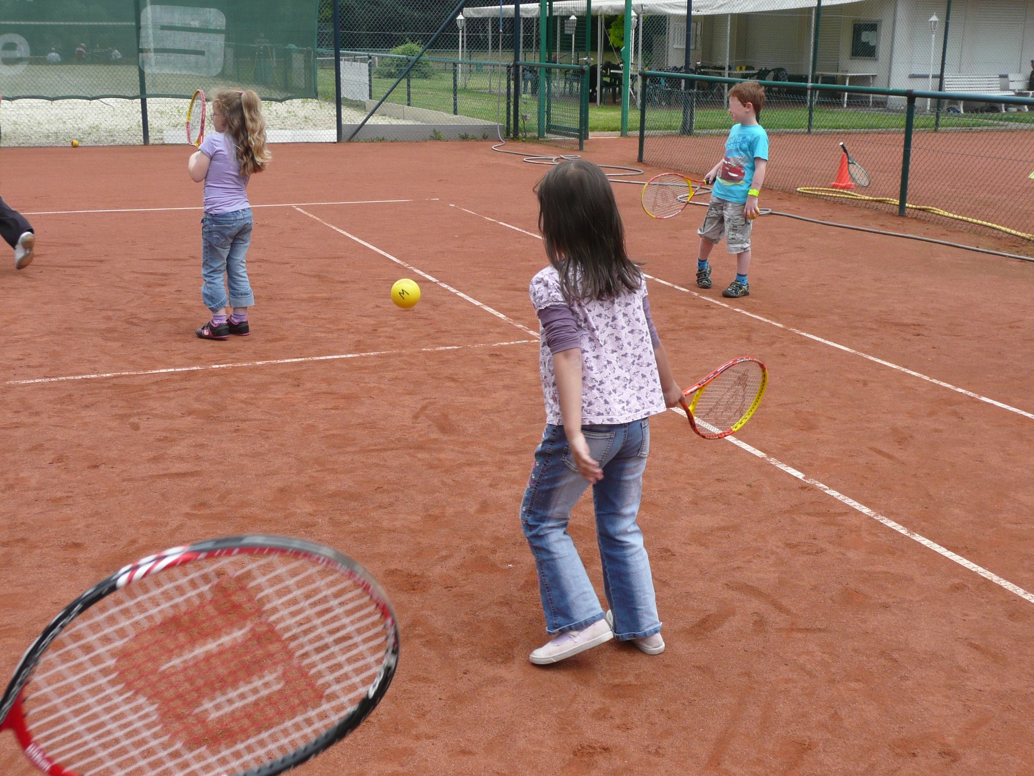 Ferienspaß auf dem Tennisplatz Im TennisCamp spielend Tennis lernen Kamen Ferienspaß auf dem Tennisplatz Im TennisCamp spielend Tennis lernen Kamen