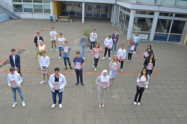 Zeugnisse an der UNESCO-Realschule in Heiligenhaus: Entlassfeier des ...