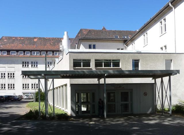 Gemeinsam mit verschiedensten Hilswerken hat die Stadtverwaltung gemeinsam mit der Feuerwehr die Behelfseinrichtung aufgebaut. Foto: Stadt Bottrop