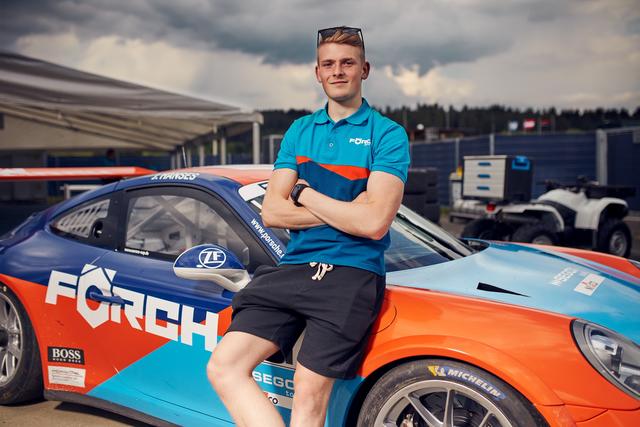 Julian Hanses startet an den kommenden Wochenenden beim Porsche Supercup, der im Rahmenprogramm der Formel 1-Rennen stattfindet.