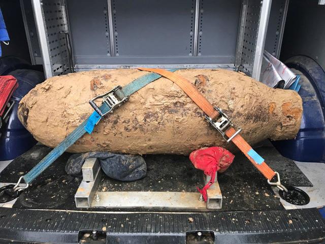 Zuletzt wurde unweit von Ruhr-Uni und Hochschule Bochum eine Bombe entschärft. Jetzt hat der Kampfmittelbeseitigungsdienst der Bezirksregierung Arnsberg in Wattenscheid an der Grenze zu Gelsenkirchen eine britische Fünf-Zentner-Fliegerbombe mit Aufschlagzünder in ca. 1,5 Metern Tiefe gefunden | Foto: Feuerwehr Bochum